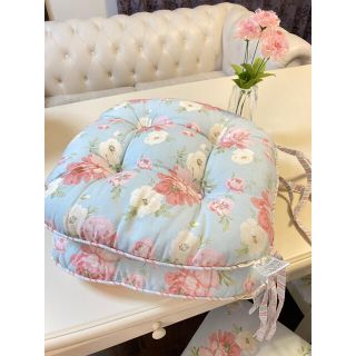 LAURA ASHLEY(クッション)のフリマアイテム一覧 LAURA ASHLEY(クッション)のフリマアイテム一覧
