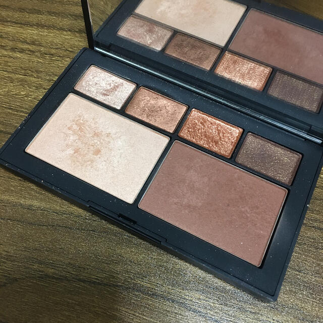 NARS(ナーズ)のNARS アトミックブロンド　アイ&チークパレット コスメ/美容のキット/セット(コフレ/メイクアップセット)の商品写真