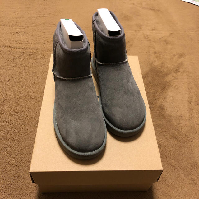 ブーツUGG   CLASSIC MINI Ⅱ   グレー　24cm