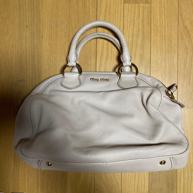 miumiu(ミュウミュウ)のミュウミュウ　バッグ レディースのバッグ(ハンドバッグ)の商品写真