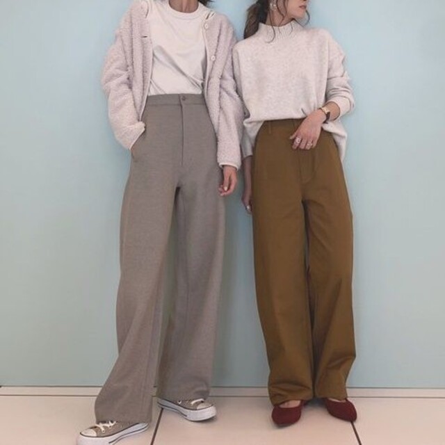 UNIQLO(ユニクロ)の【新品】ユニクロ　カーブパンツ　大きいサイズ レディースのパンツ(カジュアルパンツ)の商品写真