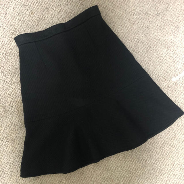 CARVEN(カルヴェン)のカルヴェン　スカート　ブラック レディースのスカート(ひざ丈スカート)の商品写真