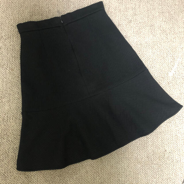 CARVEN(カルヴェン)のカルヴェン　スカート　ブラック レディースのスカート(ひざ丈スカート)の商品写真
