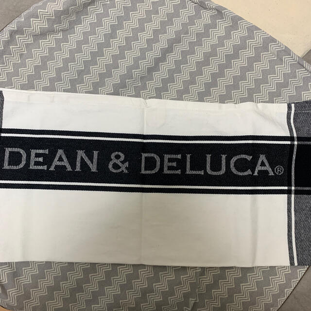 DEAN & DELUCA(ディーンアンドデルーカ)の新品未使用✧︎*。DEAN＆DELUCAティータオル インテリア/住まい/日用品のキッチン/食器(収納/キッチン雑貨)の商品写真