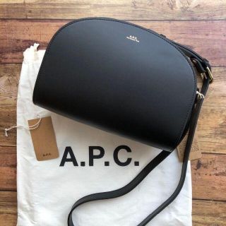 アーペーセー(A.P.C)の新品 A.P.C ショルダーバッグ HALF MOON ハーフムーン セール(ショルダーバッグ)