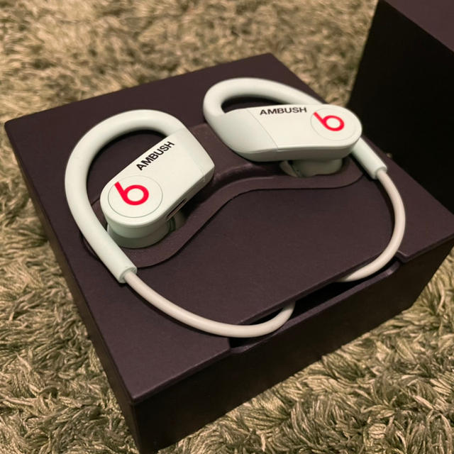 Beats by Dr Dre(ビーツバイドクタードレ)のambush beats powerbeats スマホ/家電/カメラのオーディオ機器(ヘッドフォン/イヤフォン)の商品写真