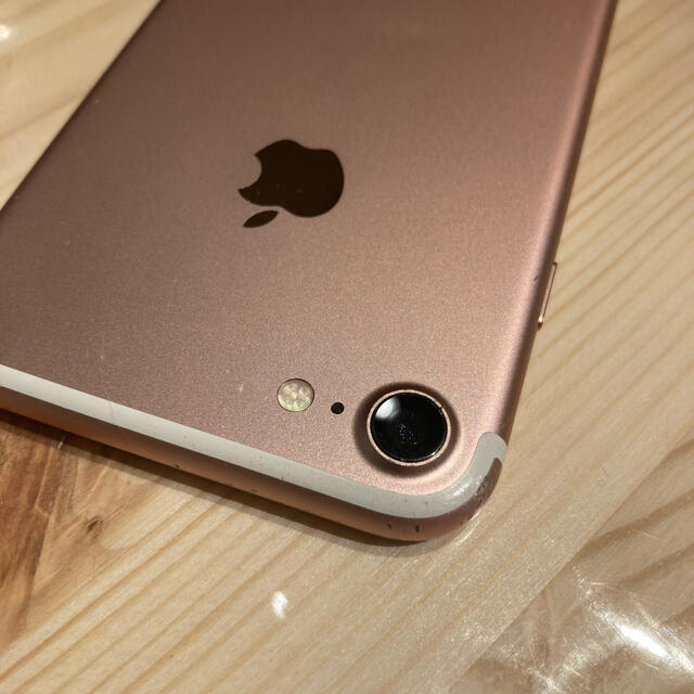 Apple(アップル)のiphone7 32GB SIMフリー ローズゴールド スマホ/家電/カメラのスマートフォン/携帯電話(スマートフォン本体)の商品写真
