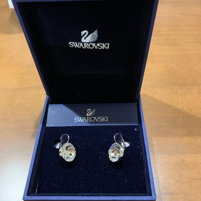 SWAROVSKI(スワロフスキー)のスワロフスキー　BELLAピアス　 レディースのアクセサリー(ピアス)の商品写真