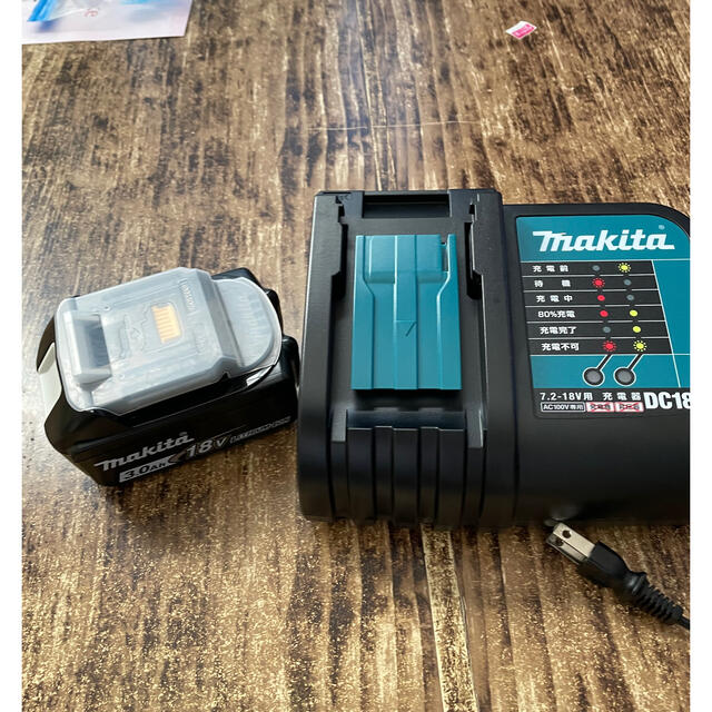 マキタ　18Ｖバッテリー・充電器　新品未使用のサムネイル