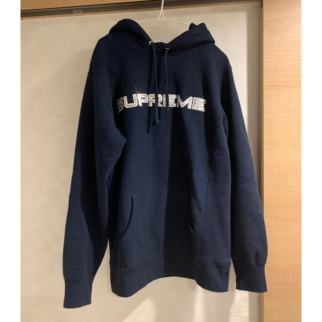 Supreme(シュプリーム)のSupreme Sequin Logo Hooded Sweatshirt メンズのトップス(パーカー)の商品写真