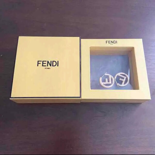 FENDI フェンディ　ピアス　ピンクゴールド