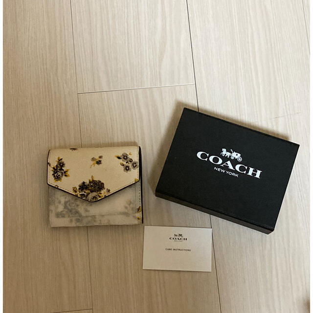 COACH(コーチ)のCOACH 三つ折り　ミニ財布 レディースのファッション小物(財布)の商品写真