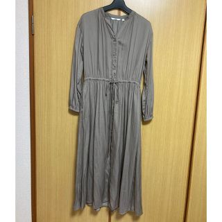 ユニクロ(UNIQLO)のUNIQLO（ユニクロ） ワンピース　カーキ(ロングワンピース/マキシワンピース)