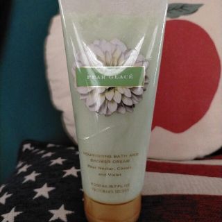 ヴィクトリアズシークレット(Victoria's Secret)のSHOWER CREAM(ボディソープ/石鹸)