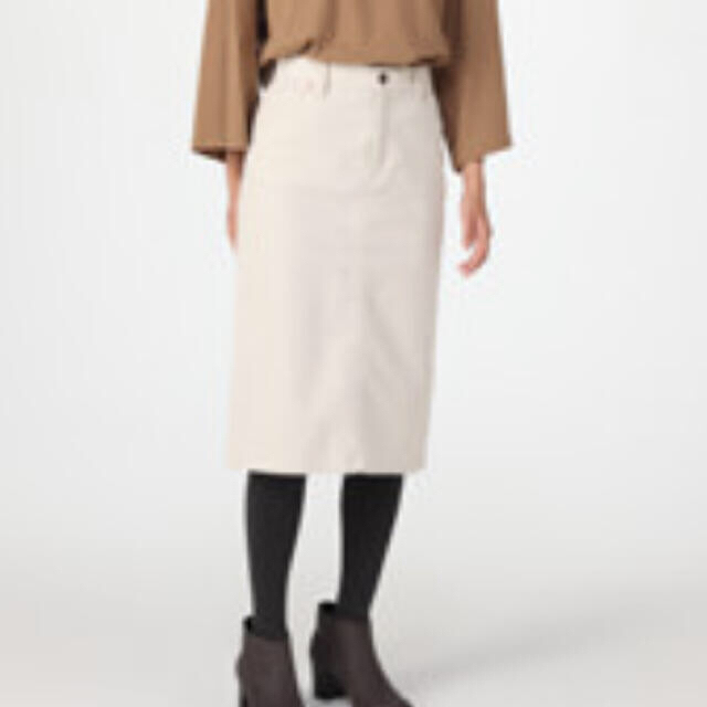 MUJI (無印良品)(ムジルシリョウヒン)のオーガニックコットン混ストレッチコーデュロイスカート　婦人Ｌ・オフ白 レディースのスカート(ひざ丈スカート)の商品写真
