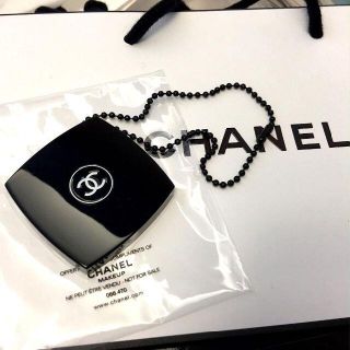 シャネル(CHANEL)の【透明袋訳有】シャネル　ミニミラー （黒色） 鏡 キーホルダー　レベージュ♪(ミラー)