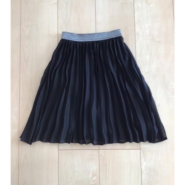 GU(ジーユー)のGU  女の子　スカート　サイズ110 キッズ/ベビー/マタニティのキッズ服女の子用(90cm~)(スカート)の商品写真