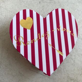 レメルヴェイユーズラデュレ(Les Merveilleuses LADUREE)のラデュレ チーク  新品半額以下と(チーク)