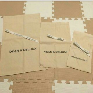 ディーンアンドデルーカ(DEAN & DELUCA)のDEAN&DELUCA  ギフトバッグ  コットンバッグ　巾着 3サイズセット(ショップ袋)