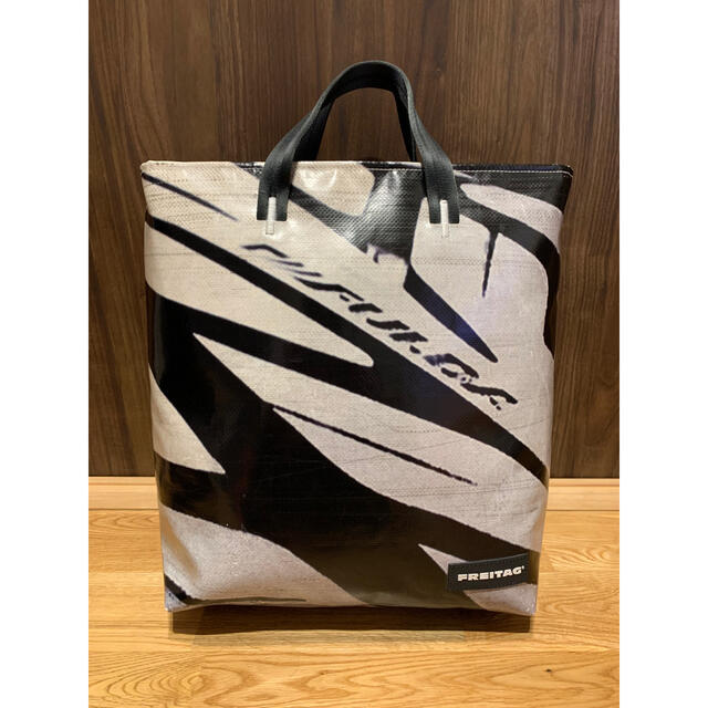 驚きの値段で】 美品 フライターグ FREITAG F203 BOB ボブ 転写柄