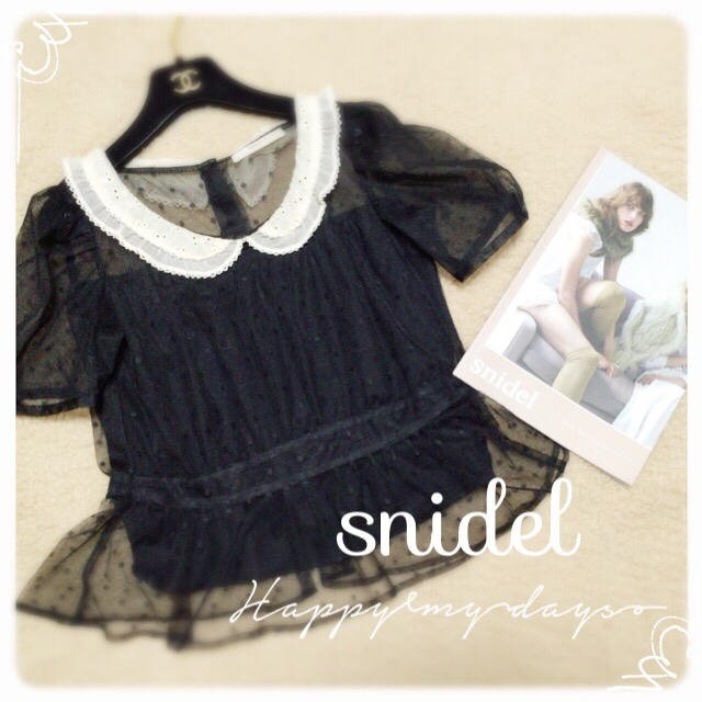 SNIDEL(スナイデル)のsnidelドットメッシュカットブラウス レディースのトップス(カットソー(半袖/袖なし))の商品写真