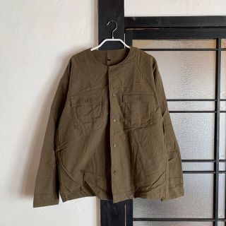 ムジルシリョウヒン(MUJI (無印良品))のmens 無印良品  L〜XL ノーカラーシャツ カーキ モスグリーン(シャツ)