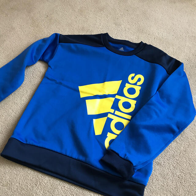 adidas(アディダス)のadidas裏起毛トレーナー キッズ/ベビー/マタニティのキッズ服男の子用(90cm~)(その他)の商品写真