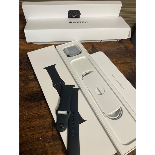 Apple Watch SE （GPSモデル）40mm スペースグレイ