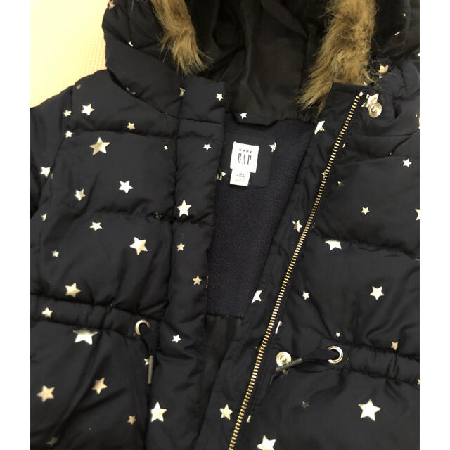 babyGAP(ベビーギャップ)のbabyGAP 星柄ダウン　90 キッズ/ベビー/マタニティのキッズ服女の子用(90cm~)(コート)の商品写真