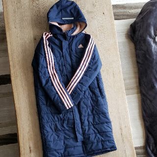 アディダス(adidas)のadidas　コート　紺色✖️ピンクボア　160(コート)