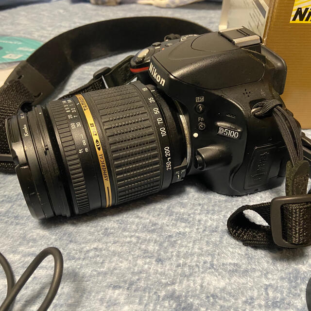 Nikon(ニコン)のD5100 Nikon + 18-250mm レンズ付き スマホ/家電/カメラのカメラ(デジタル一眼)の商品写真