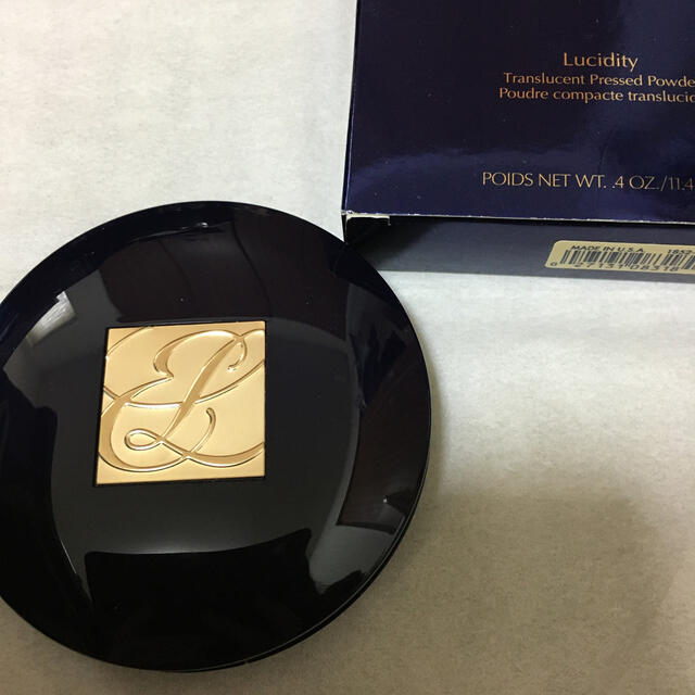 Estee Lauder(エスティローダー)のエスティローダ　ルーシディティトランスルーセントプレストパウダー コスメ/美容のベースメイク/化粧品(フェイスパウダー)の商品写真