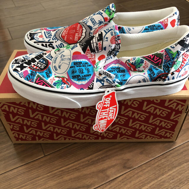 VANS(ヴァンズ)の✨新品未使用✨ヴァンズ　スリッポン　コミックスリップオンステッカー　タグ付き レディースの靴/シューズ(スリッポン/モカシン)の商品写真