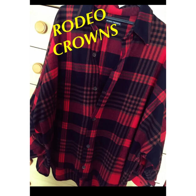 RODEO CROWNS(ロデオクラウンズ)のRODEO CROWNS ルーズチェックシャツ レディースのジャケット/アウター(その他)の商品写真