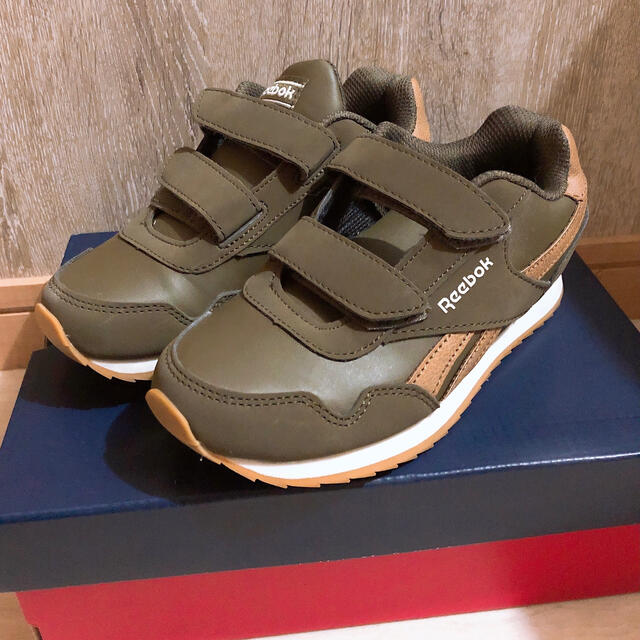 Reebok(リーボック)のReebok キッズ スニーカー 子供用 キッズ/ベビー/マタニティのキッズ靴/シューズ(15cm~)(スニーカー)の商品写真