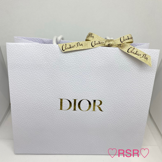 Dior(ディオール)の2020クリスマス限定品　Dior ポーチ、香水、マキシマイザーミニサイズセット コスメ/美容のキット/セット(コフレ/メイクアップセット)の商品写真