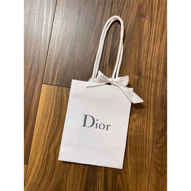 Dior(ディオール)のDior ディオール　紙袋　リボン付き レディースのバッグ(ショップ袋)の商品写真