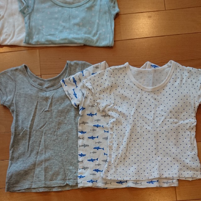 UNIQLO(ユニクロ)のメッシュ肌着  5枚セット  90-95 キッズ/ベビー/マタニティのキッズ服男の子用(90cm~)(下着)の商品写真