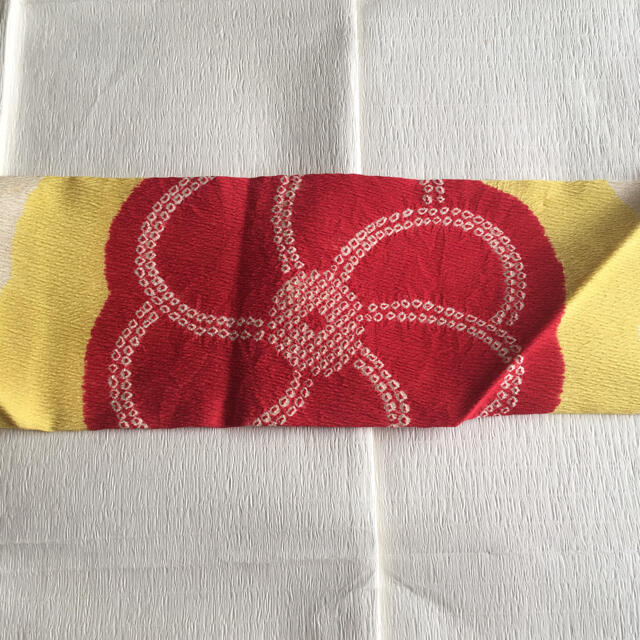 縮緬　白地に赤と黄色の絞り梅柄　名古屋帯 レディースの水着/浴衣(帯)の商品写真