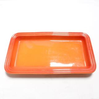 ルクルーゼ(LE CREUSET)の[LE CREUSET] オレンジの長方形の食器(日用品/生活雑貨)