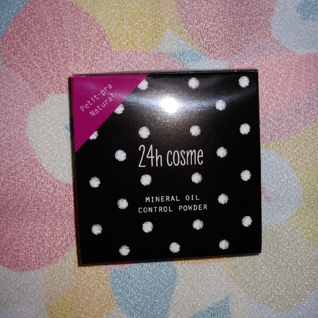 24h cosme(ニジュウヨンエイチコスメ)の24h cosmeミネラルオイルコントロールパウダー コスメ/美容のベースメイク/化粧品(フェイスパウダー)の商品写真