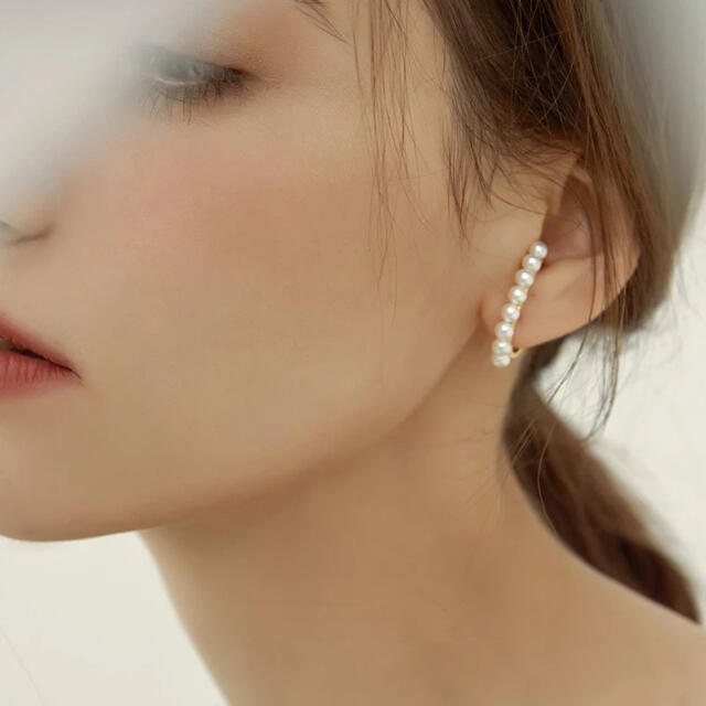 DEUXIEME CLASSE(ドゥーズィエムクラス)のasymmetry pearl ear cuffs (2 pcs) レディースのアクセサリー(イヤーカフ)の商品写真