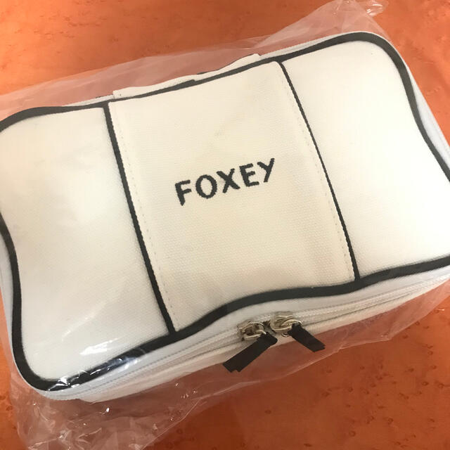 FOXEY フォクシーノベルティ トラベルポーチ