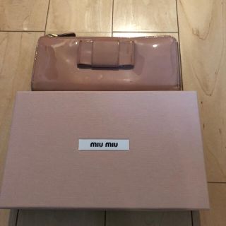 ミュウミュウ(miumiu)のミュウミュウ　MIU MIU 長財布　エナメル(財布)