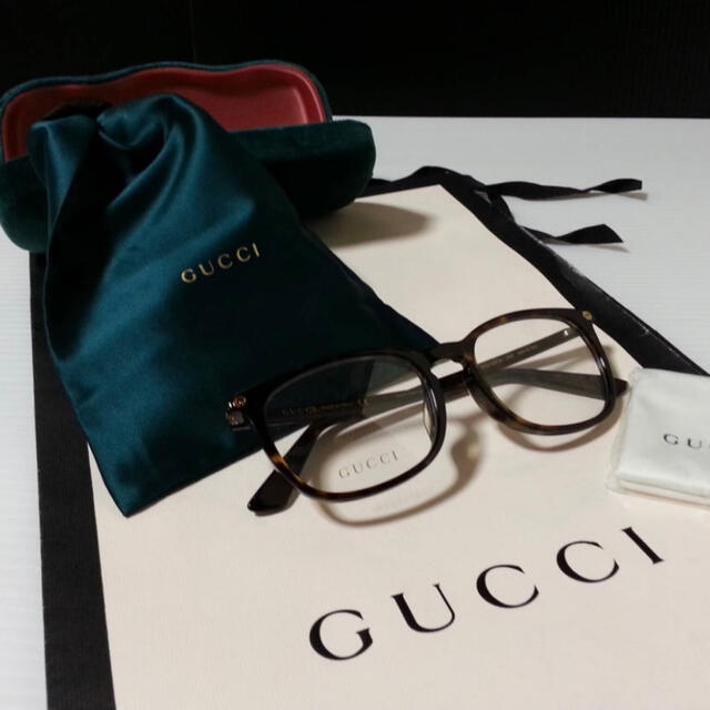 Gucci(グッチ)の値引き中 定価　3.4万　GUCCI　グッチ 伊達メガネブラウン メンズのファッション小物(サングラス/メガネ)の商品写真