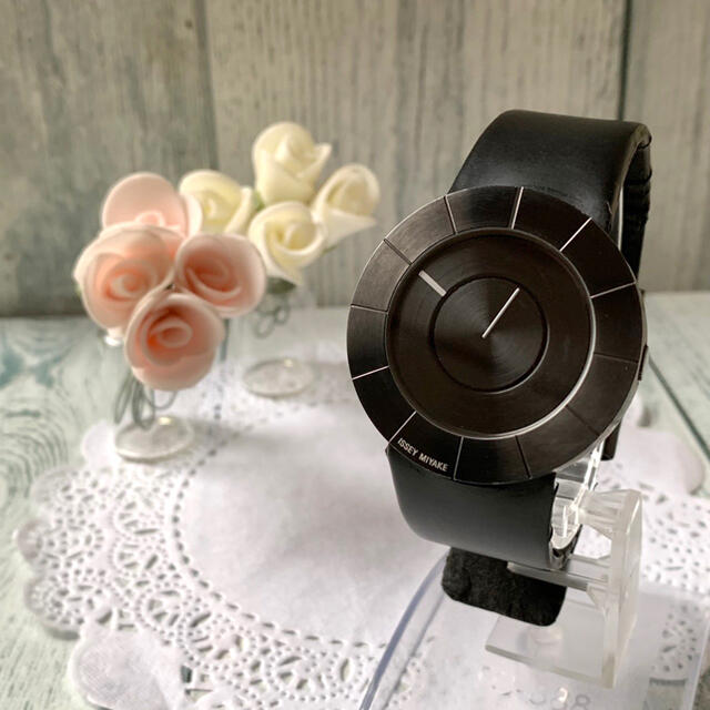 ISSEY MIYAKE(イッセイミヤケ)の【希少】ISSEY MIYAKE イッセイミヤケ TO 腕時計 ブラック メンズの時計(腕時計(アナログ))の商品写真