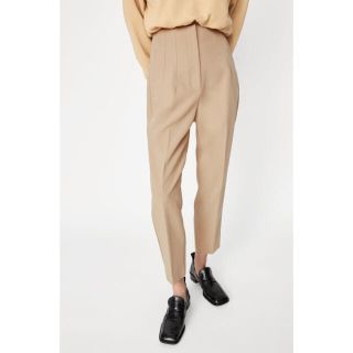 ザラ(ZARA)のZARA ハイウエストパンツ　ベージュ　L 新品(クロップドパンツ)