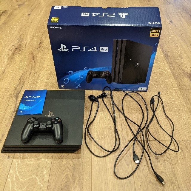 PlayStation4(プレイステーション4)のユウ様専用　SONY PlayStation4 Pro 本体 エンタメ/ホビーのゲームソフト/ゲーム機本体(家庭用ゲーム機本体)の商品写真