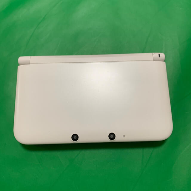 ニンテンドー3DS(ニンテンドー3DS)のきこママ様専用☆Nintendo 3DS  LL 本体 ホワイト エンタメ/ホビーのゲームソフト/ゲーム機本体(携帯用ゲーム機本体)の商品写真