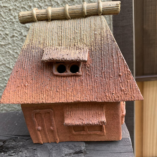 藁葺き屋根のお家　陶芸作家